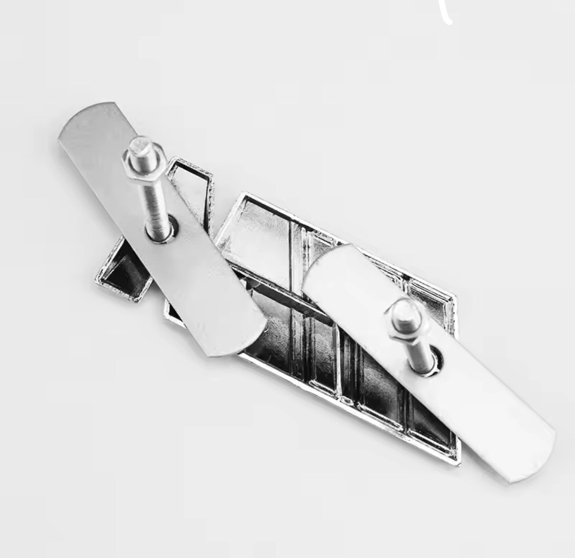 BMW Vese Rácsra Rögzíthető Fém M Logó – Csavarkészlettel