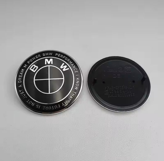 Full fekete 50 éves BMW Embléma Jubileumi (82, 74 mm) - bömös.hu