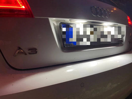 Gearelec Audi rendszámtábla világítás E-Jeles A3 A4 A6 A5 A8 stb. - bömös.hu