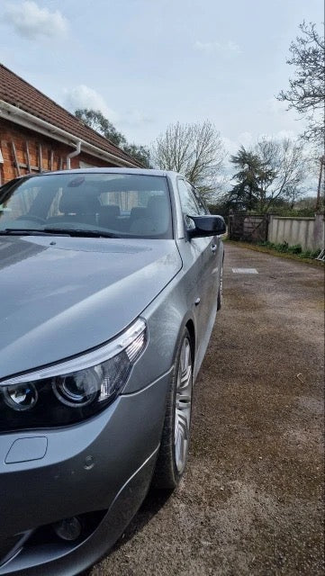 BMW E60 E61 E63 E64 M5 Tükörburkolat – M Stílusban, Fényes Fekete Kivitelben