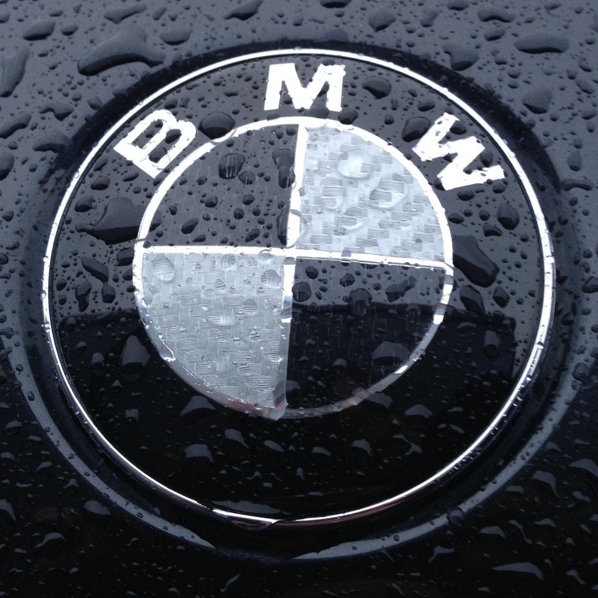 BMW embléma, Carbon kiadások és Full fekete 74, 82 mm - bömös.hu