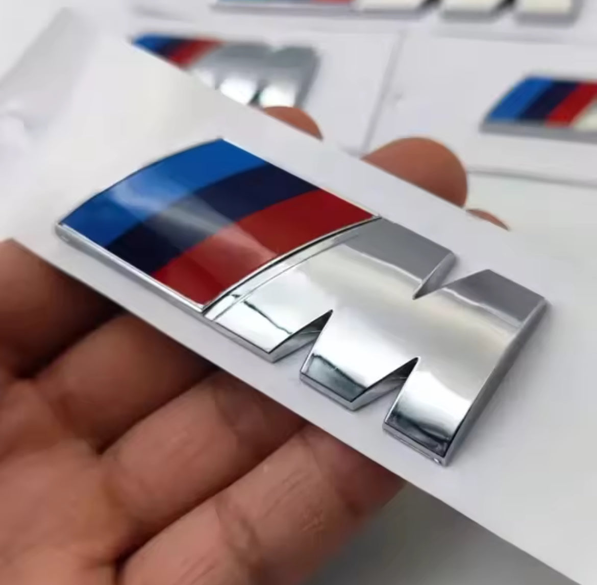 Prémium Minőségű Öntapadós BMW M Logó – 9x3 cm